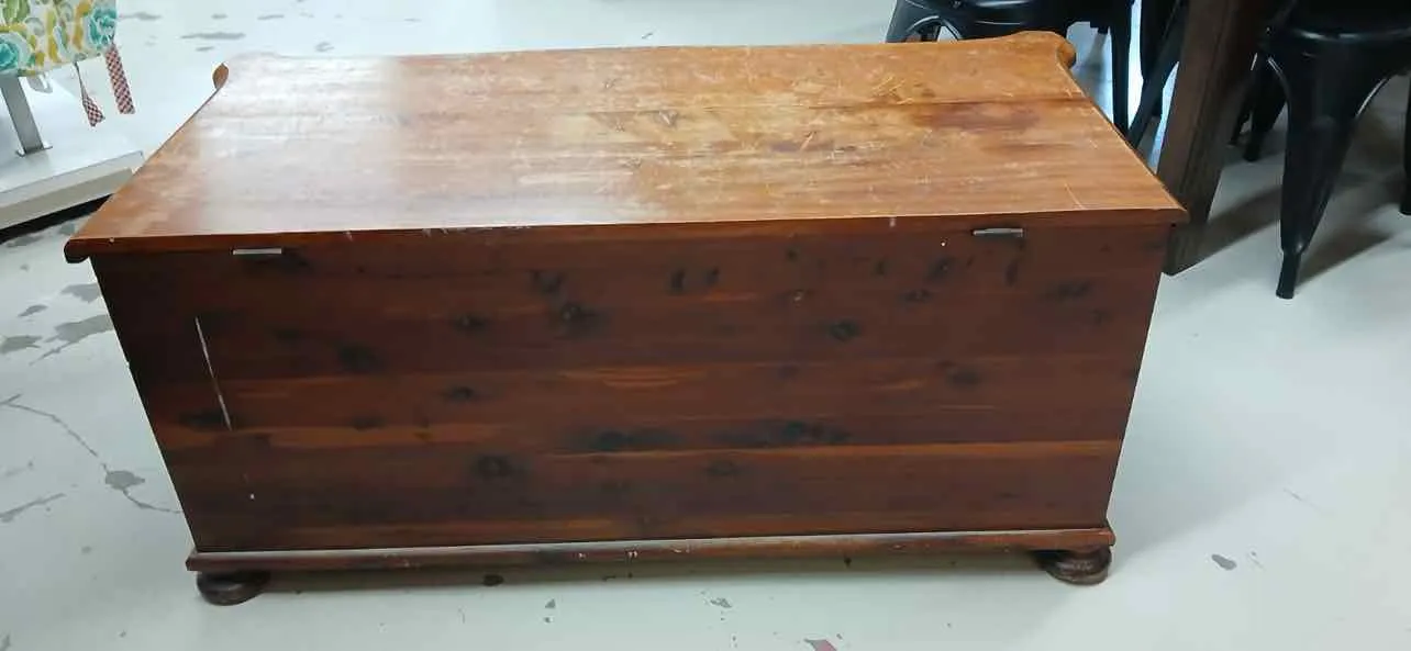 Brown Cedar Furniture Trunk