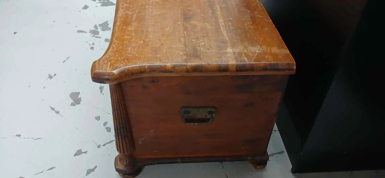 Brown Cedar Furniture Trunk