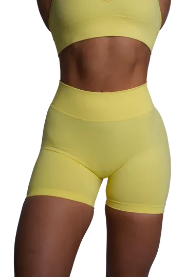 CORE SCRUNCH SHORTS - YELLOW