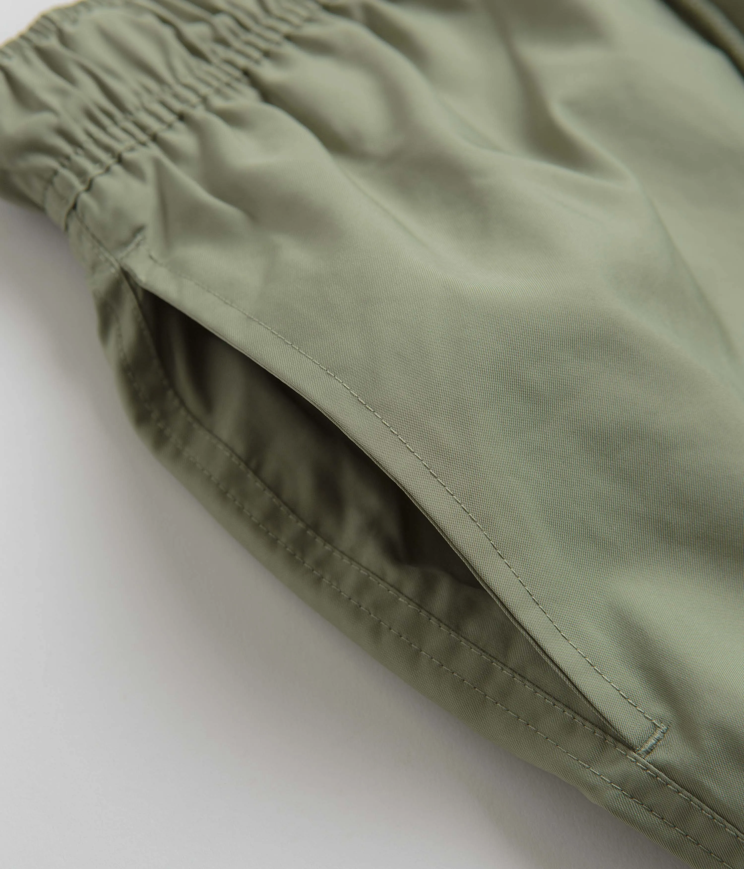 Nike Club Flow Shorts - Oil Green / White / White