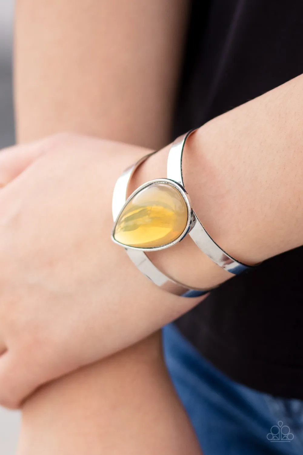 Optimal Opalescence Yellow-Bracelet