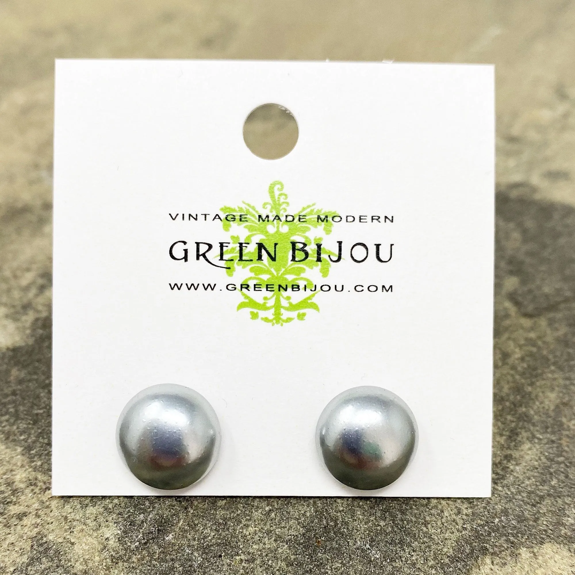 RONA grey pearl studs