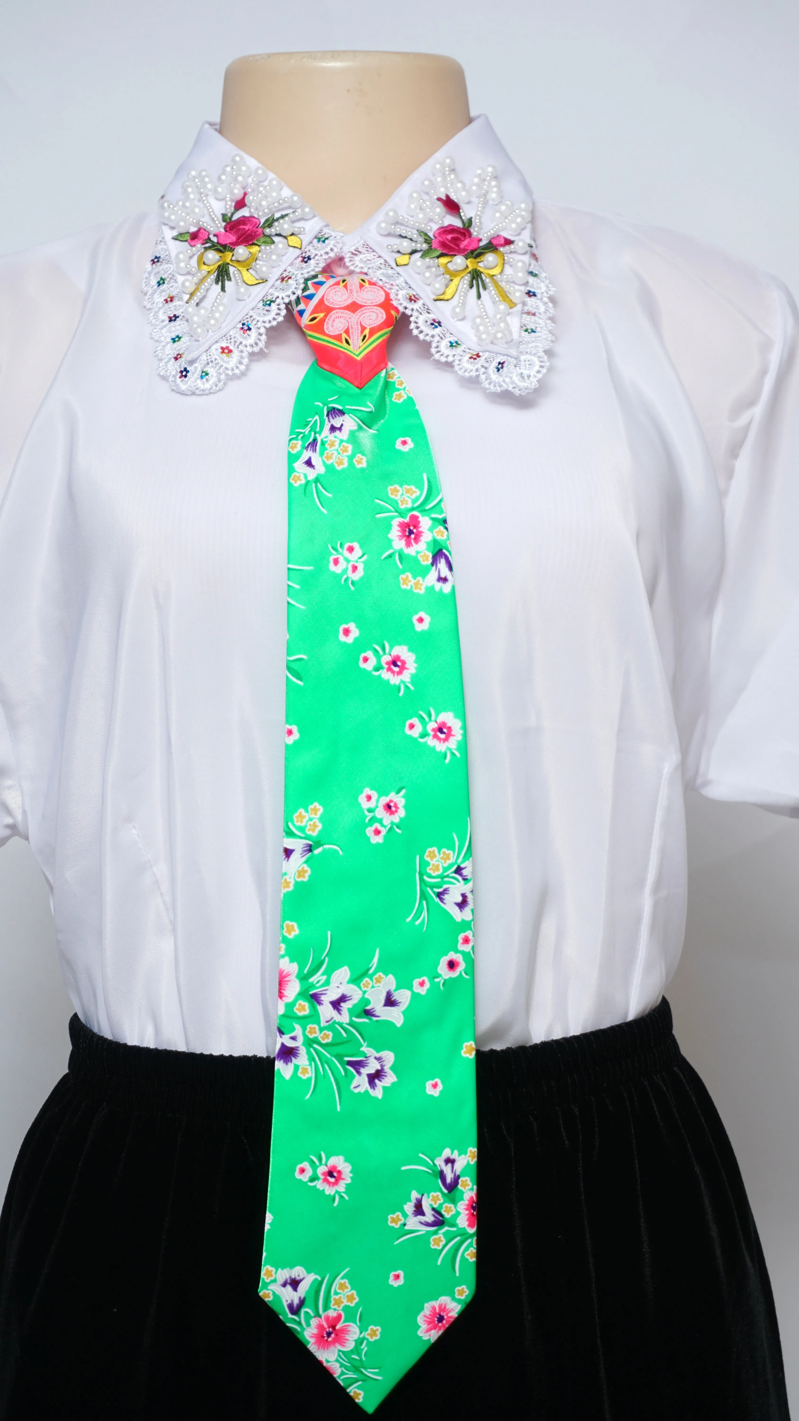 Women Green Tie